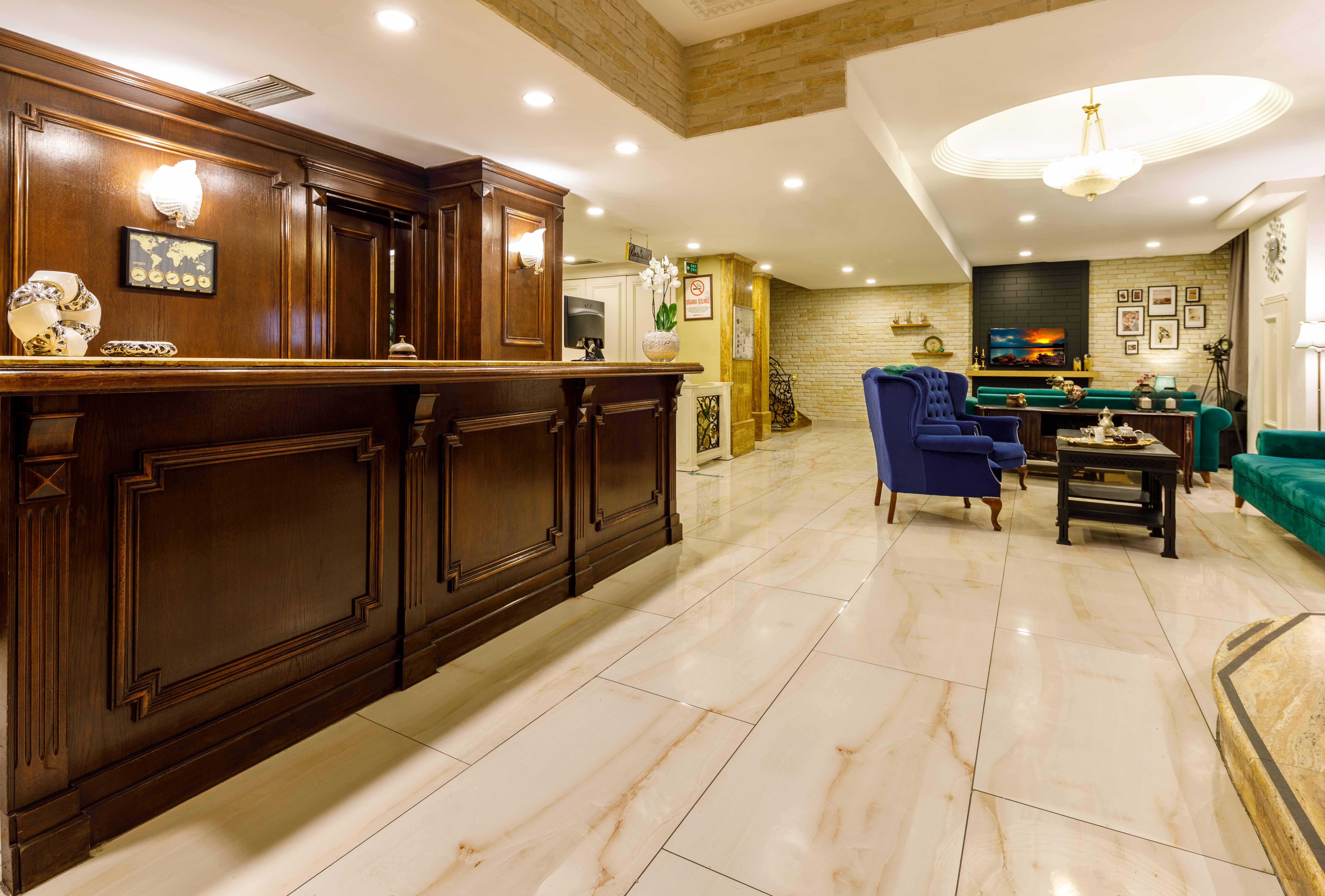 Golden Crown Hotel 3*